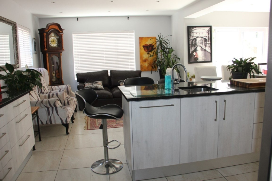4 Bedroom Property for Sale in Somerset Country Estate Western Cape